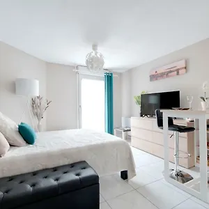 https://grand-studio-lumineux-a-toulouse-et-parking.midi-pyreneeshotels.com